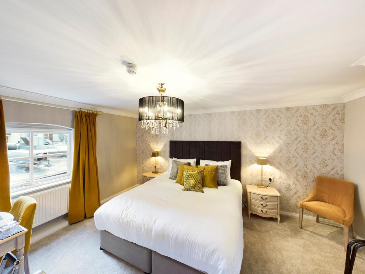 Lion & Swan Hotel Конгълтън Екстериор снимка